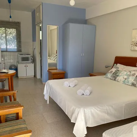 Light & Blue Gardens Apartment
