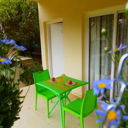 Light & Blue Gardens Апартаменты Протарас